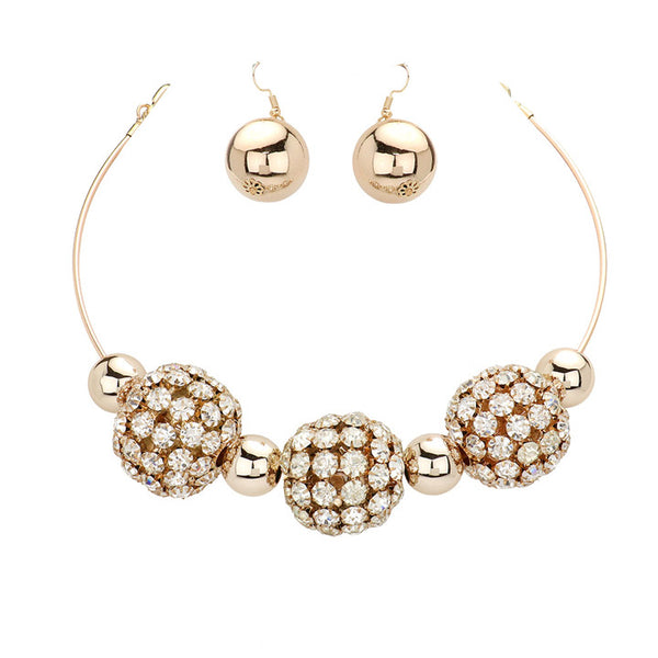 Exquisite Clear Stone Cluster Gold Triple Ball Accented Choker Necklace Earring Set. Its dazzling design features three intricate ball accents embedded in a cluster of glimmering stones for a shimmering statement piece. Perfect for Weddings, Birthday Gift, Anniversary, Christmas Gift, Regalos de: Cumpleanos, Navidad, Anniversario