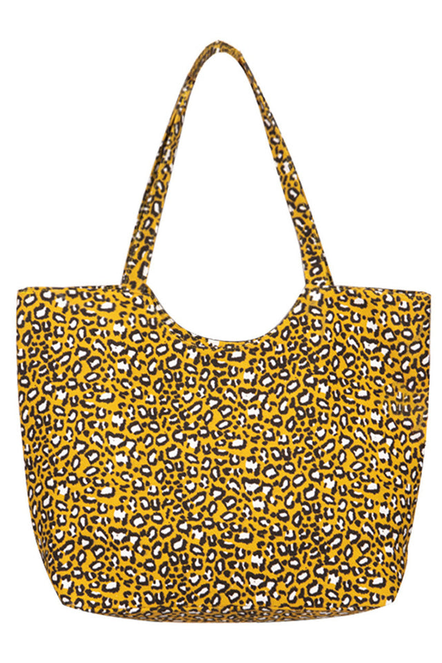 Leopard Pattern Tote Bag combines bold style with practical design, making it an essential accessory for everyday use. Crafted with durable materials, it offers ample space for your belongings while adding a fashionable touch to any outfit. Its distinctive leopard print ensures you stand out with confidence, perfect for both casual outings and more polished looks.