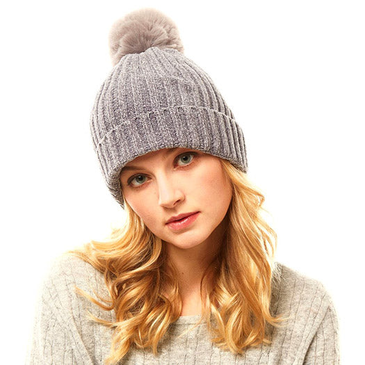 Soft Cozy Gray Chenille Pom Pom Hat Beanie Knit Beanie Winter Hat, before running out the door into this cold weather, reach for this classic toasty hat to keep you incredibly warm, the autumnal touch finish your outfit. Perfect Birthday Gift, Christmas Gift, Regalo Navidad, Regalo Cumpleanos, Anniversary Gift, Secret Santa