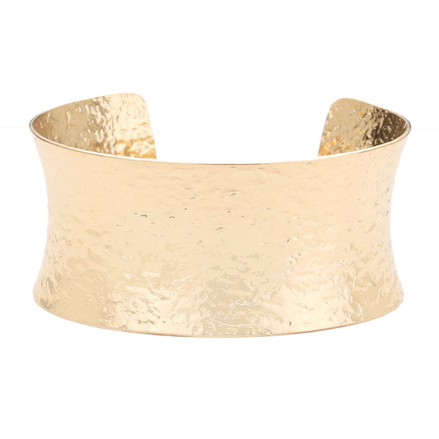 Gold Textured Metal Cuff Bracelet, wear with your favorite tops & dresses all year round! Metal Cuff is versatile, goes with practically anything! Birthday Gift, Christmas Gift, Anniversary Gift, Regalo Navidad, Regalo Cumpleanos, Regalo Dia del Amor, Valentine's Day Gift, Mother's Day Gift, Regalo Dia de la Madre