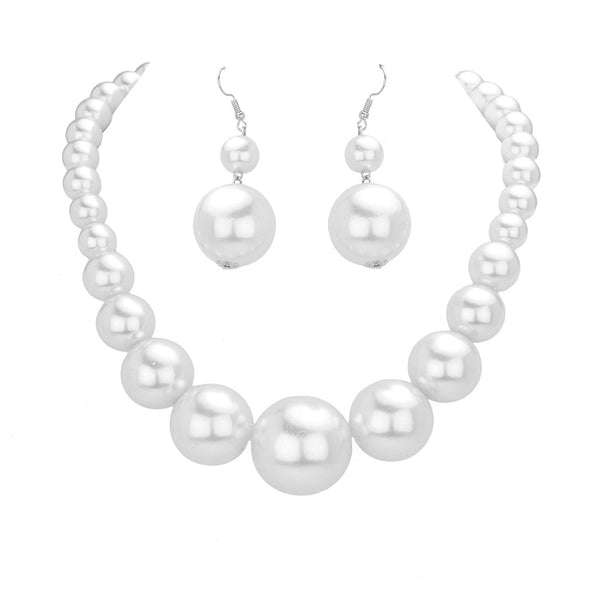 white Multi Sized Pearl Necklace Earring Set is boasting an exquisite range of pearls of varying sizes, this necklace will add a gorgeous touch of class and sophistication to any outfit. Perfect for parties, Weddings, Birthday Gift, Anniversary, Christmas Gift, Regalos de: Cumpleanos, Navidad, Anniversario, etc