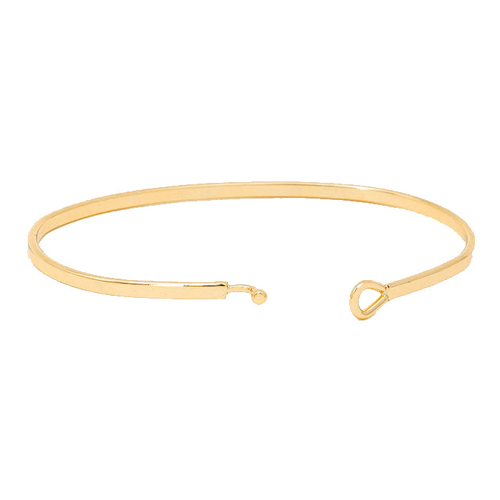 "Nothing like a Mother's Love" Thin Metal Hook Bracelet, wear with your favorite tops & dresses all year round! Let mom how much she is loved and appreciated. This piece is versatile & goes with practically anything! Inspirational bracelet makes a great gift for Birthday, Mother's Day Gift, Just Because, Thank you! 