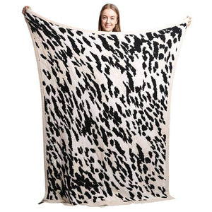 Beige Cheetah Patterned Blanket, is a highly versatile Greek Key Patterned Blanket that is warm and beautiful at the same time. The Cheetah brings a classic and awesome look to it. Adds a pop of color & completes your outfit in perfect style. This beautiful blanket keeps you perfectly warm, cozy & toasty. Stay warm & cozy!