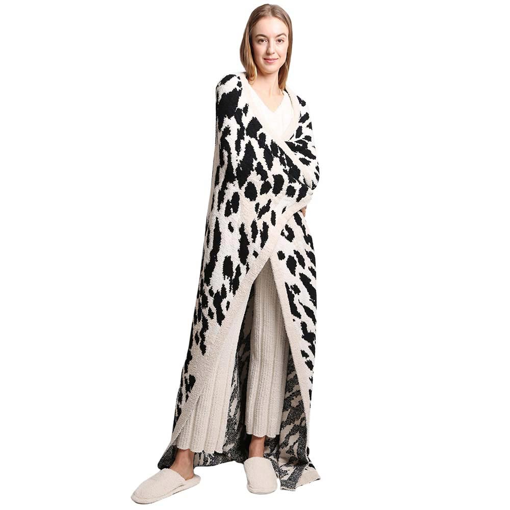 Beige Cheetah Patterned Blanket, is a highly versatile Greek Key Patterned Blanket that is warm and beautiful at the same time. The Cheetah brings a classic and awesome look to it.  Adds a pop of color & completes your outfit in perfect style. This beautiful blanket keeps you perfectly warm, cozy & toasty. Stay warm & cozy!