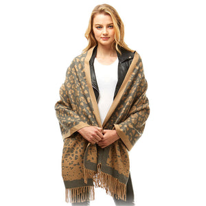 Beige Leopard Pattern Cashmere Feel Oblong Scarf, on trend & fabulous, a luxe addition to any cold-weather ensemble. Great for daily wear in the cold winter to protect you against chill, classic infinity-style scarf & amps up the glamour with plush material that feels amazing snuggled up against your cheeks.