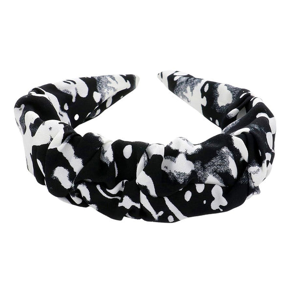 Black Abstract Patterned Pleated Headband, create a natural & beautiful look while perfectly matching your color with the easy-to-use abstract patterned pleated headband. Add a super neat and trendy knot to any boring style. Perfect for everyday wear, special occasions, outdoor festivals, and more.