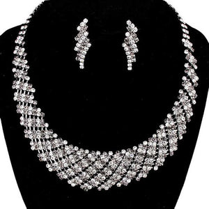 Black Diamond Crystal Rhinestone Round Collar Necklace. These gorgeous Rhinestone pieces will show your class in any special occasion. The elegance of these Collar necklace goes unmatched, great for wearing at a party! Perfect jewelry to enhance your look. Awesome gift for birthday, Anniversary, Valentine’s Day or any special occasion