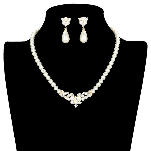 Cream Gold Crystal Accented Pearl Collar Necklace. These gorgeous Crystal pieces will show your class in any special occasion. The elegance of these pearl Collar necklace goes unmatched, great for wearing at a party! Perfect for adding just the right amount of shimmer & shine and a touch of class to special events. Perfect jewelry to enhance your look. Awesome gift for birthday, Anniversary, Valentine‚Äö√Ñ√¥s Day or any special occasion.