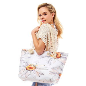 Daisy Beach Bag great whether you are out shopping, going to the pool or beach, this bright tote bag is the perfect accessory. Spacious enough for carrying all your essentials. Great Beach, Vacation, Pool, Birthday Gift, Anniversary Girl, Floral Shopper Bag, Daisy Tote Bag, Soft Rope Handles The Must Have Accessory! 