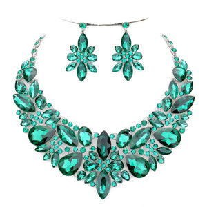 Emerald Elegant Special Occasion Multi Stone Evening Necklace. Beautifully crafted design adds a gorgeous glow to any outfit. Jewelry that fits your lifestyle! Perfect Birthday Gift, Anniversary Gift, Mother's Day Gift, Anniversary Gift, Graduation Gift, Prom Jewelry, Just Because Gift, Thank you Gift.