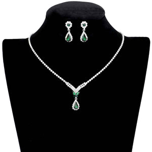 Emerald Marquise Stone Butterfly Accented Rhinestone Necklace, Simple sophisticated Butterfly Accented Stone pendant necklace provides a flash of color to any outfit style, making it a timeless jewel to add to your collection. Jewelry that fits your lifestyle! Perfect Birthday Gift, Anniversary Gift, Mother's Day Gift, Graduation Gift, Valentine’s Day gift or any special occasion.