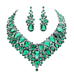 Emerald Teardrop Cluster Rhinestone Collar Necklace. Beautifully crafted design adds a gorgeous glow to any outfit. Jewelry that fits your lifestyle! Perfect Birthday Gift, Anniversary Gift, Mother's Day Gift, Anniversary Gift, Graduation Gift, Prom Jewelry, Just Because Gift, Thank you Gift.
