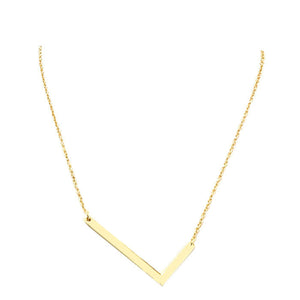 Gold L Monogram Metal Pendant Necklace. Beautifully crafted design adds a gorgeous glow to any outfit. Jewelry that fits your lifestyle! Perfect Birthday Gift, Anniversary Gift, Mother's Day Gift, Anniversary Gift, Graduation Gift, Prom Jewelry, Just Because Gift, Thank you Gift.