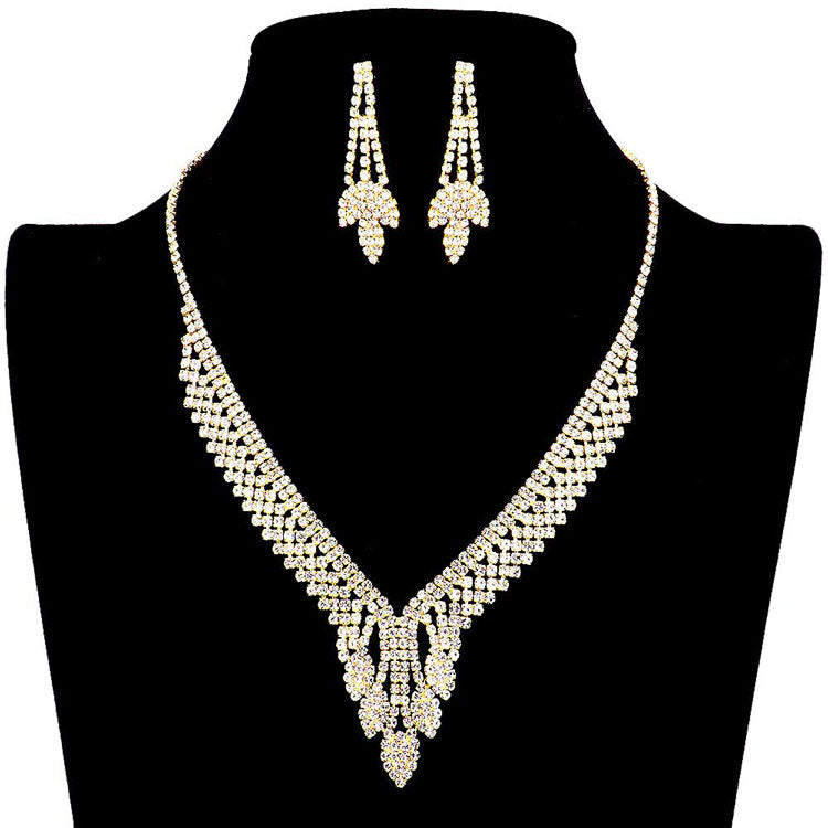 Gold Rhinestone Pave Marquise Accented Necklace. These gorgeous Stone pieces will show your class in any special occasion. The elegance of these Stone goes unmatched, great for wearing at a party! Perfect jewellery to enhance your look. Awesome gift for birthday, Anniversary, Valentine’s Day or any special occasion.