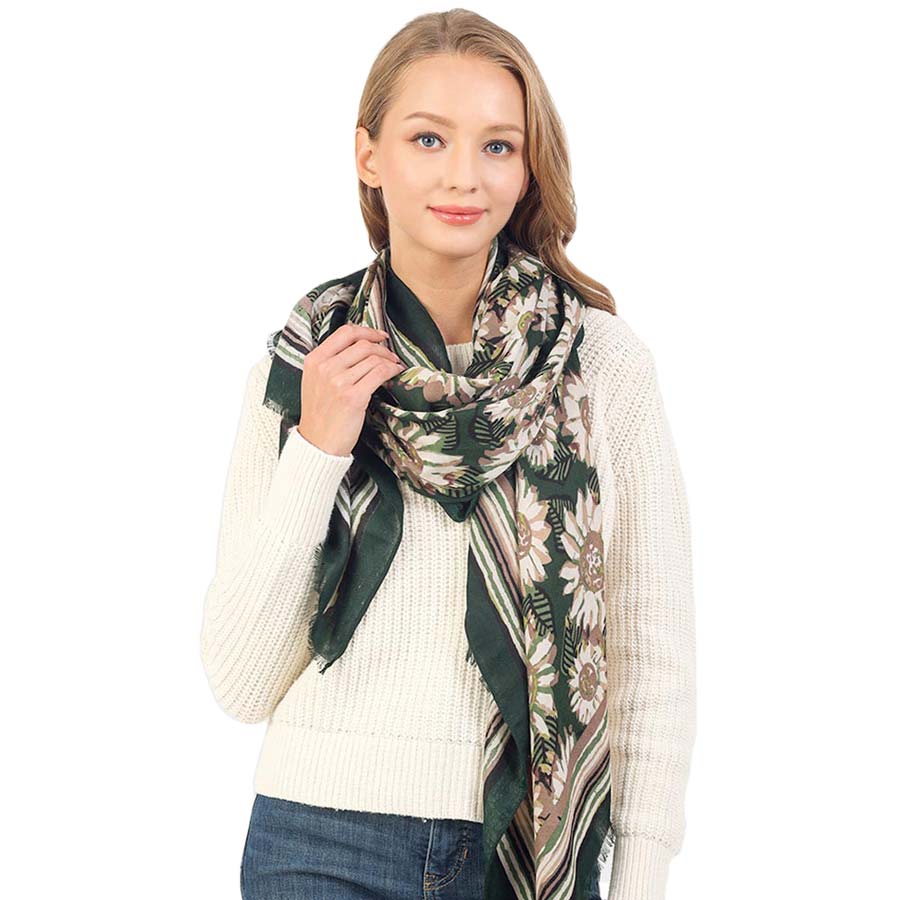 Green Autumn Sunflower Pattern Oblong Scarf, Accent your look with this soft, highly versatile scarf. It's an on-trend & fabulous scarf that will amp up your beauty & make you stand out with a beautiful sunflower pattern. Great for daily wear in the cold winter to protect you against the chill.