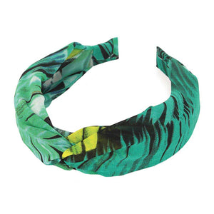 Green Tropical Leaf Twisted Headband, create a natural & beautiful look while perfectly matching your color with the easy-to-use leaf-twisted headband. Push your hair back and spice up any plain outfit with this tropical leaf headband! Be the ultimate trendsetter & be prepared to receive compliments wearing this chic headband with all your stylish outfits! 