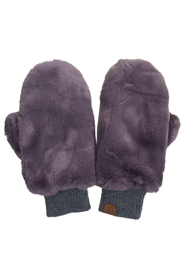 Grey CC Faux Fur Mittens With Shepherd Lining, are a smart, eye-catching, and attractive addition to your outfit. These trendy gloves keep you absolutely warm and toasty in the winter and cold weather outside. Accessorize the fun way with these gloves. It's the autumnal touch you need to finish your outfit in style. A pair of these gloves will be a nice gift for your family, friends, anyone you love, and even yourself.