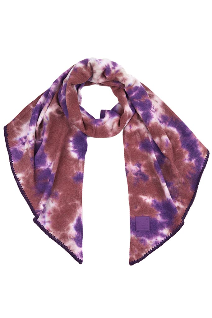 Iris Ginger C C Tie Dye Bias Cut Scarf With Rubber Patch, add a beautiful look and touch of perfect class to your outfit in style. Nicely designed with tie dye that gives a unique and awesome appearance with comfort and warmth. Perfect weight makes it wearable to complement your outfit, or with your favorite fall jacket. Great for daily wear in the cold winter to protect you against the chill.