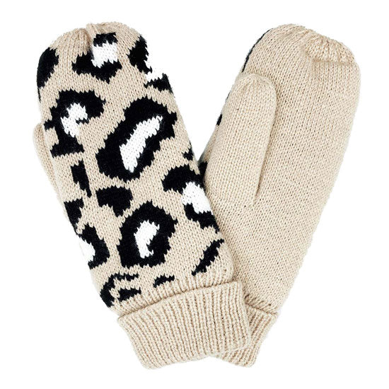 Ivory Leopard Patterned Mitten Fleece Lining Gloves. Before running out the door into the cool air, you’ll want to reach for these toasty gloves to keep your head incredibly warm. Accessorize the fun way with these gloves, it's the autumnal touch you need to finish your outfit in style. Awesome winter gift accessory!
