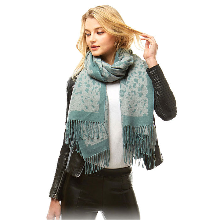 Mint Leopard Pattern Cashmere Feel Oblong Scarf, on trend & fabulous, a luxe addition to any cold-weather ensemble. Great for daily wear in the cold winter to protect you against chill, classic infinity-style scarf & amps up the glamour with plush material that feels amazing snuggled up against your cheeks.