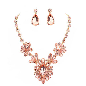 Peach Teardrop Stone Cluster Evening Necklace is an excellent jewelry set that will sparkle all night long making you shine like a diamond. This stunning jewelry set will make you stand out from the crowd on any special occasion and show your perfect class. 