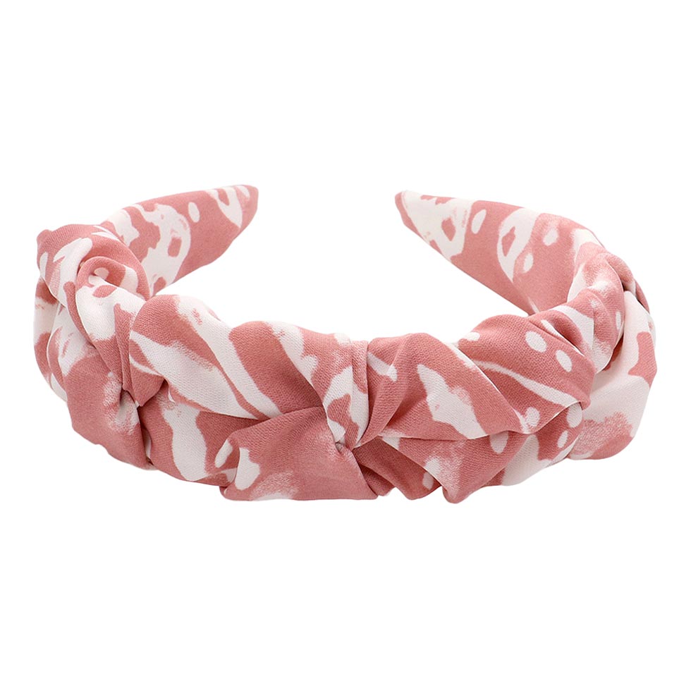 Black Abstract Patterned Pleated Headband, create a natural & beautiful look while perfectly matching your color with the easy-to-use abstract patterned pleated headband. Add a super neat and trendy knot to any boring style. Perfect for everyday wear, special occasions, outdoor festivals, and more.