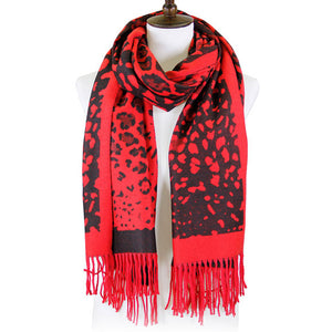 Red Leopard Pattern Cashmere Feel Oblong Scarf, on trend & fabulous, a luxe addition to any cold-weather ensemble. Great for daily wear in the cold winter to protect you against chill, classic infinity-style scarf & amps up the glamour with plush material that feels amazing snuggled up against your cheeks.