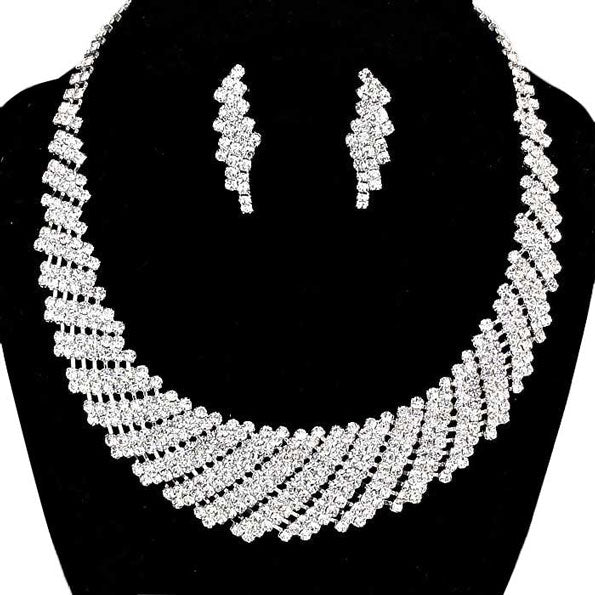 Silver Crystal Rhinestone Round Collar Necklace. These gorgeous Rhinestone pieces will show your class in any special occasion. The elegance of these Collar necklace goes unmatched, great for wearing at a party! Perfect jewelry to enhance your look. Awesome gift for birthday, Anniversary, Valentine‚Äôs Day or any special occasion