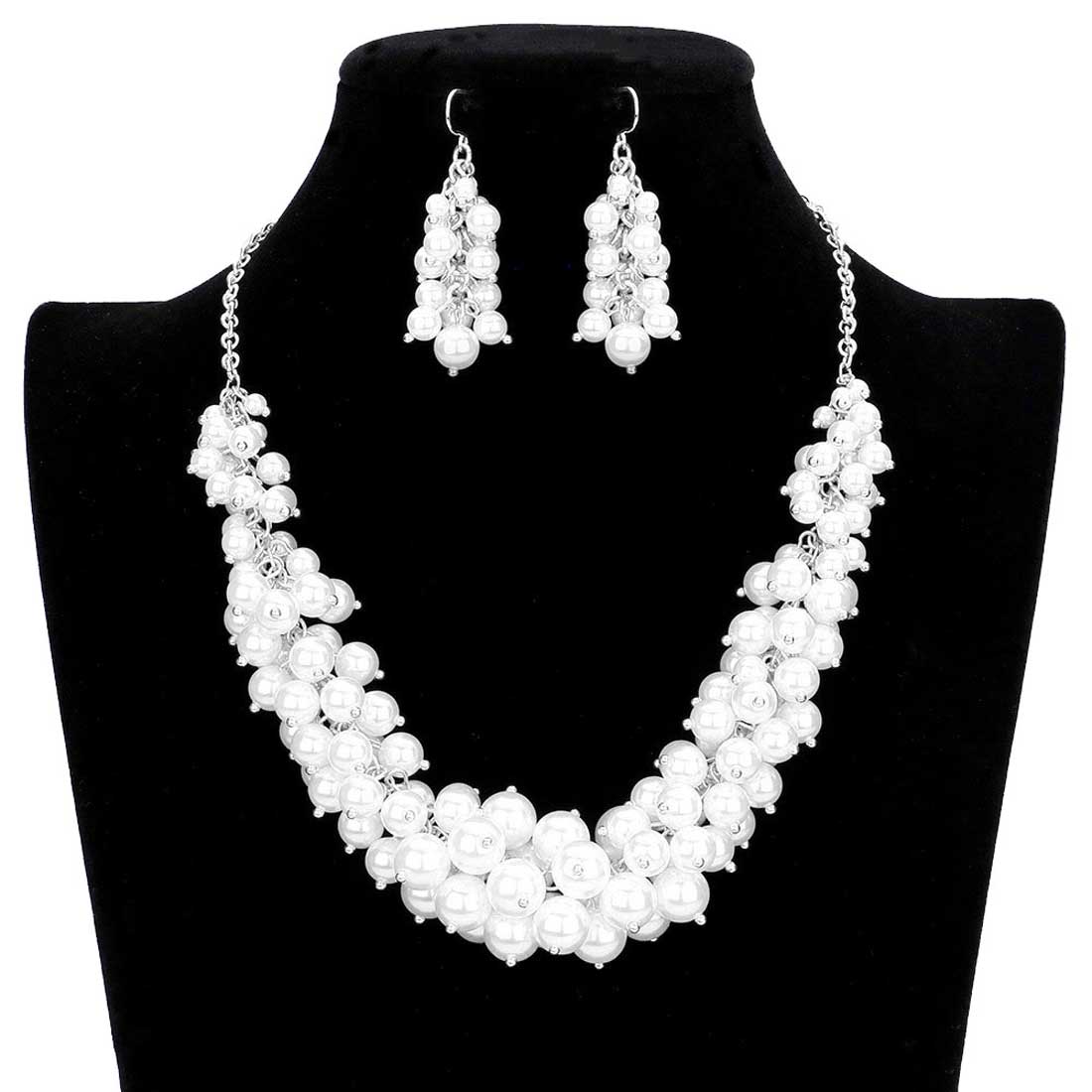 Silver Pearl Cluster Necklace. These gorgeous Pearl pieces will show your class in any special occasion. The elegance of these pearl goes unmatched, great for wearing at a party! Perfect jewelry to enhance your look. Awesome gift for birthday, Anniversary, Valentine’s Day or any special occasion.