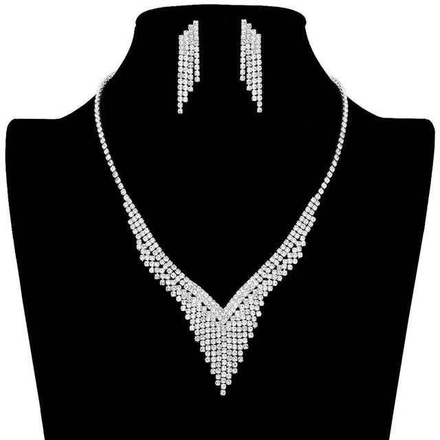 Silver Rhinestone Fringe Necklace. Elegant. Beautifully crafted design adds a gorgeous glow to any outfit. Perfect for adding just the right amount of shimmer & shine and a touch of class to special events. Suitable for wear Party, Wedding, Date Night or any special events. Perfect Birthday, Anniversary, Prom Jewellery, Thank you Gift. 