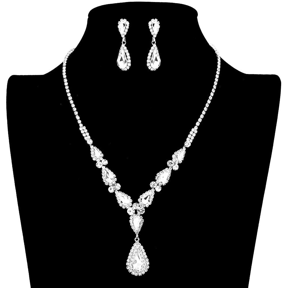 Silver Teardrop Stone Accented Rhinestone Necklace. Beautifully crafted design adds a gorgeous glow to any outfit. Perfect for adding just the right amount of shimmer & shine and a touch of class to special events.These classy rhinestone necklaces are perfect for Party, Wedding and Evening. Awesome gift for birthday, Anniversary, Valentine’s Day or any special occasion.