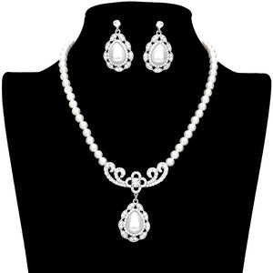 White Rhinestone Embellished Quatrefoil Pearl Accented Necklace. These gorgeous Pearl pieces will show your class in any special occasion. Look like the ultimate fashionista with these Necklace! Add something special to your outfit this season! Special It will be your new favorite accessory.The elegance of these pearl goes unmatched, great for wearing at a party! Perfect jewelry to enhance your look. Awesome gift for birthday, Anniversary, Valentine’s Day or any special occasion.
